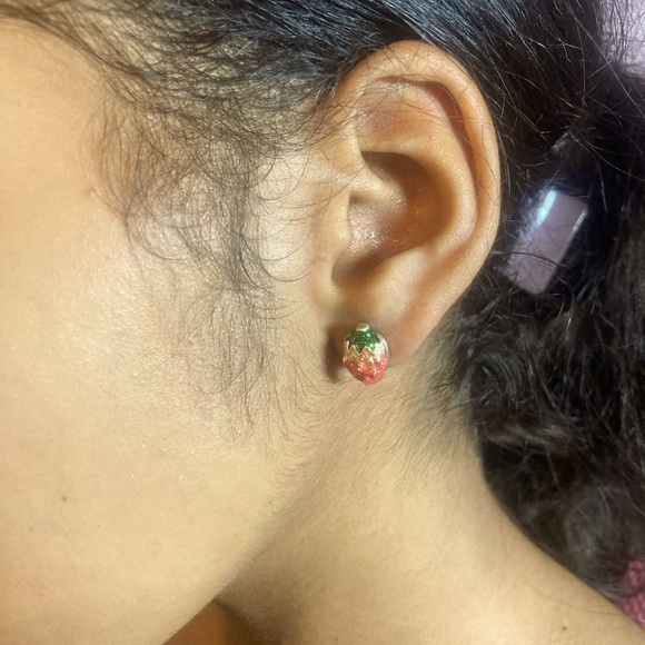 Cute Strawberry earrings - Picture 1 of 1